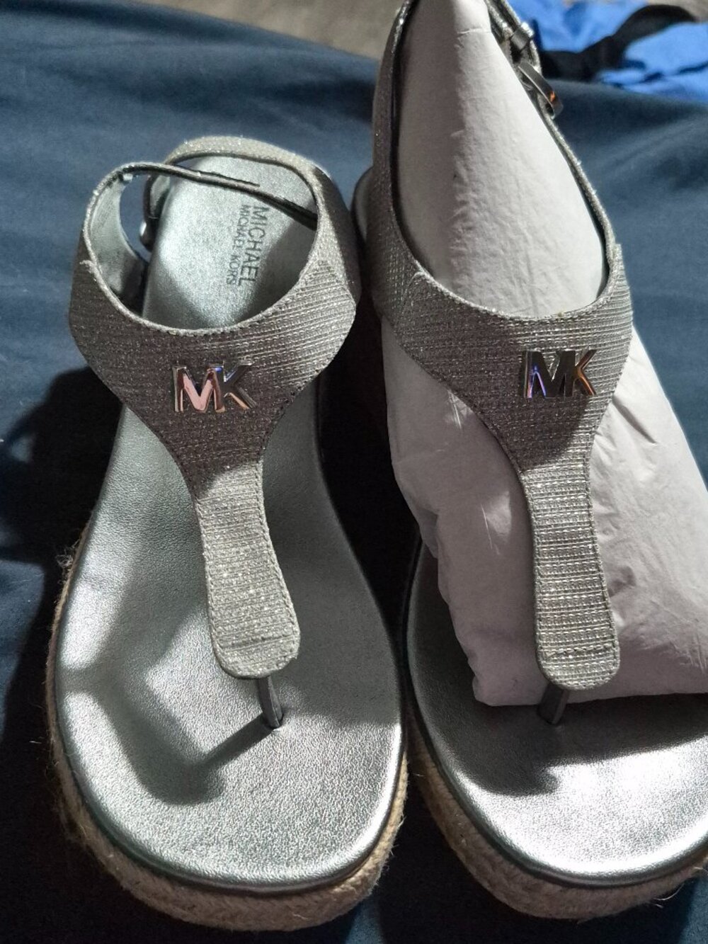 NWB Michael Kors Laney Thong Espadrille Wedge Sandals Silver - Size 7